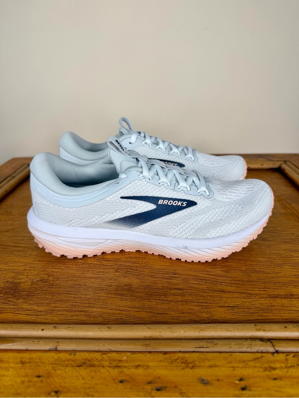 Brooks Women's Revel 7 Running Shoe Size 7.5 “Oyster / Peach” - Picture 9 of 14